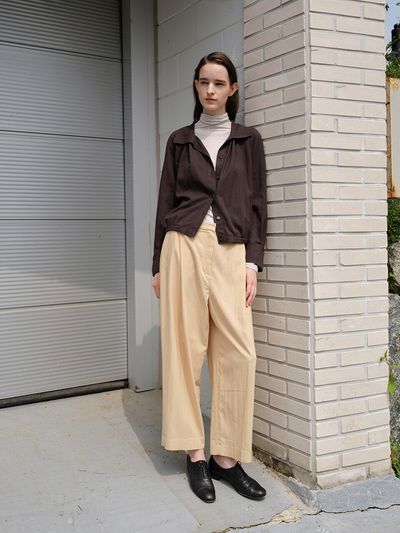 LINE STUDIO ONE Button Point Pin Tuck Pants