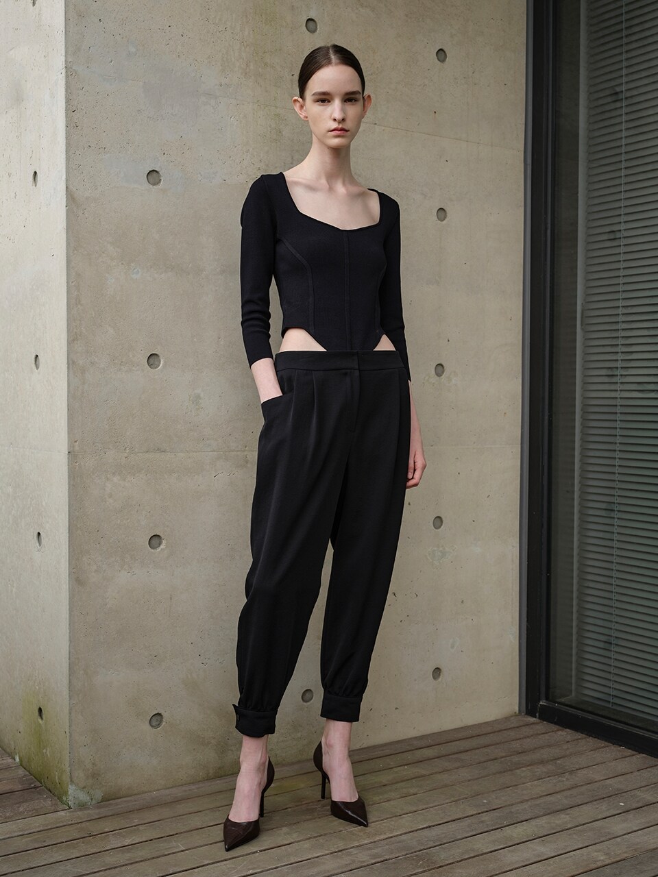 LINE STUDIO ONE Pintuck Banding Jogger Pants