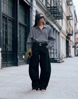 Lioness Lioness Horseshoe barrel leg jeans in black