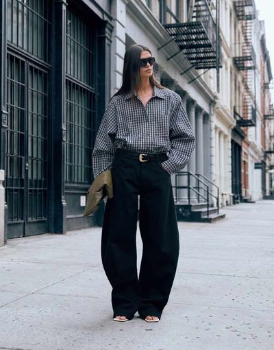 Lioness Lioness Horseshoe barrel leg jeans in black