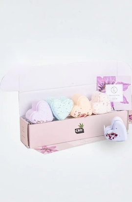 Lizush Lizush Valentine's 5 Heart-Shaped Lavender Shower Steamers Gift Box