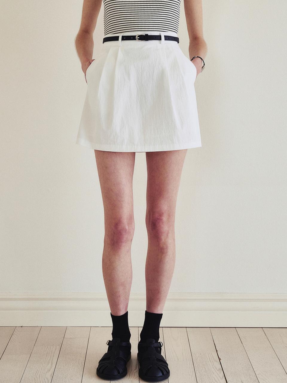 LOEIL Double Pleated Mini Skirt