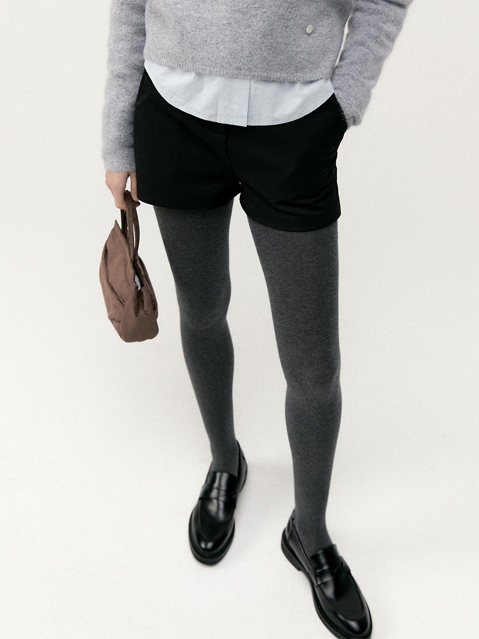LOEIL Minimal Fleece-Lined Short Pants [Black]