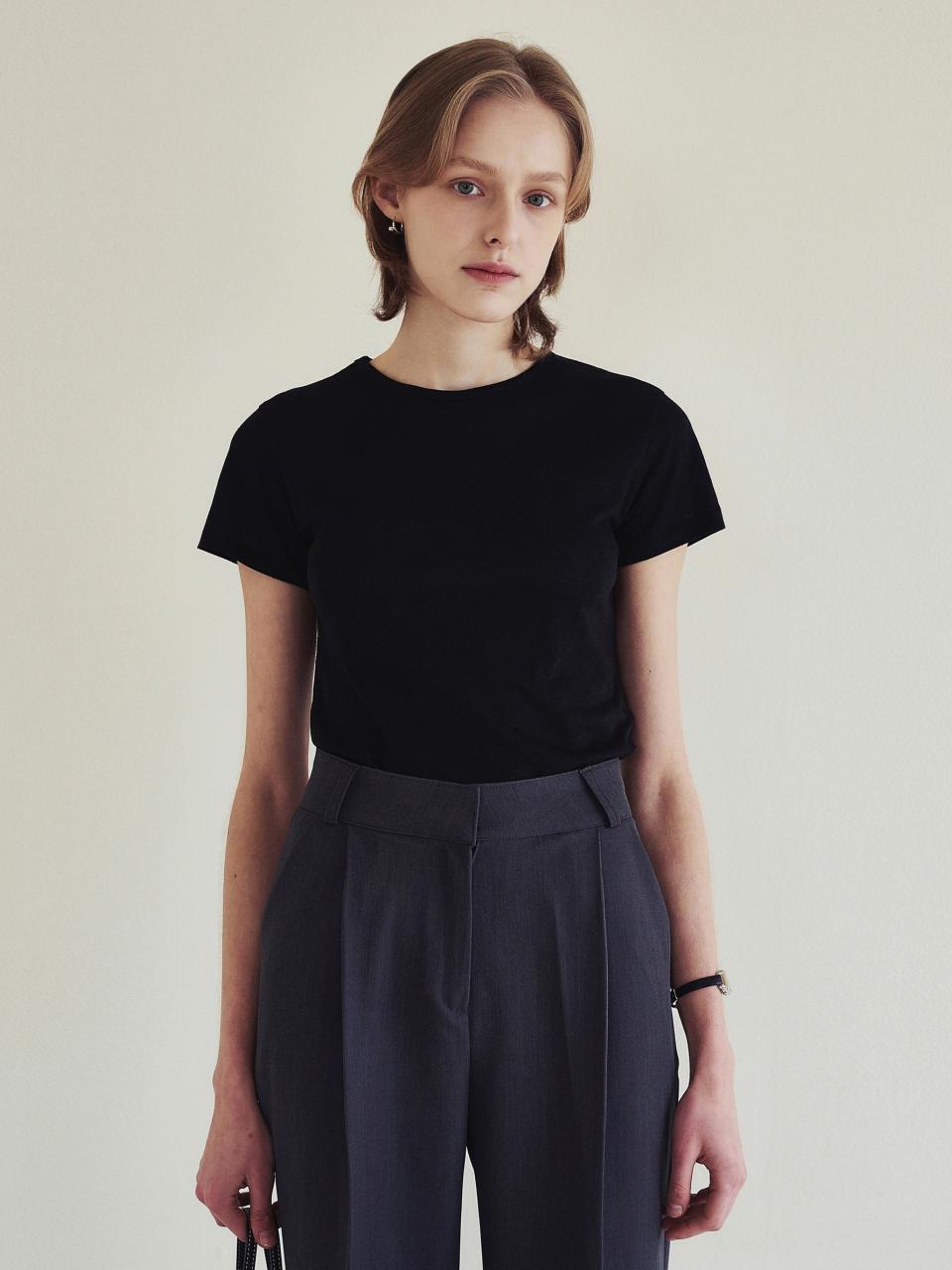LOEIL Sheer Tencel Slim Fit Short Sleeve T-Shirt - Black