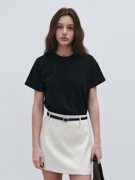 LOEIL Solid Basic Short-Sleeve T-shirt [Black]