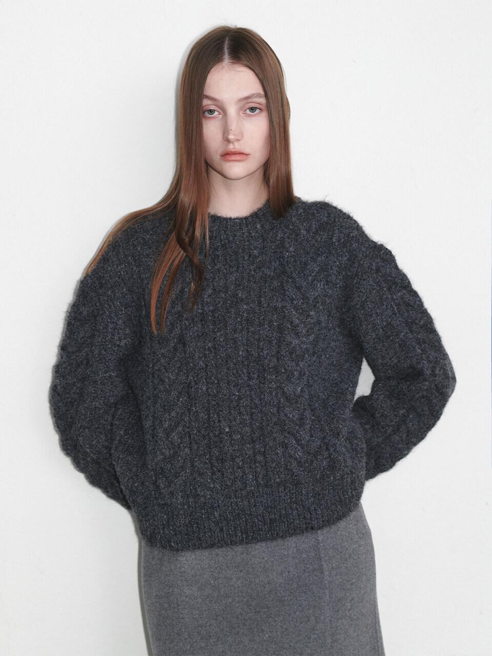 LOEUVRE Hairy Cable Knit Pullover - 2 Colors