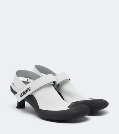 Loewe Loewe Dive Slingback leather pumps