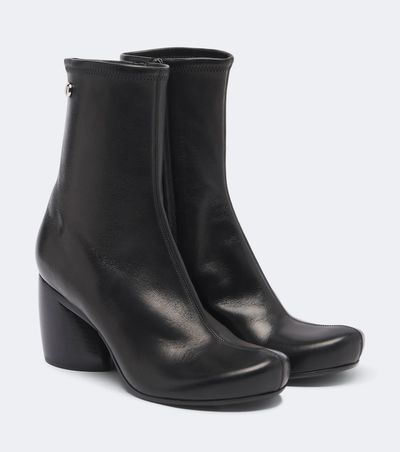 Loewe Loewe Oval leather ankle boots