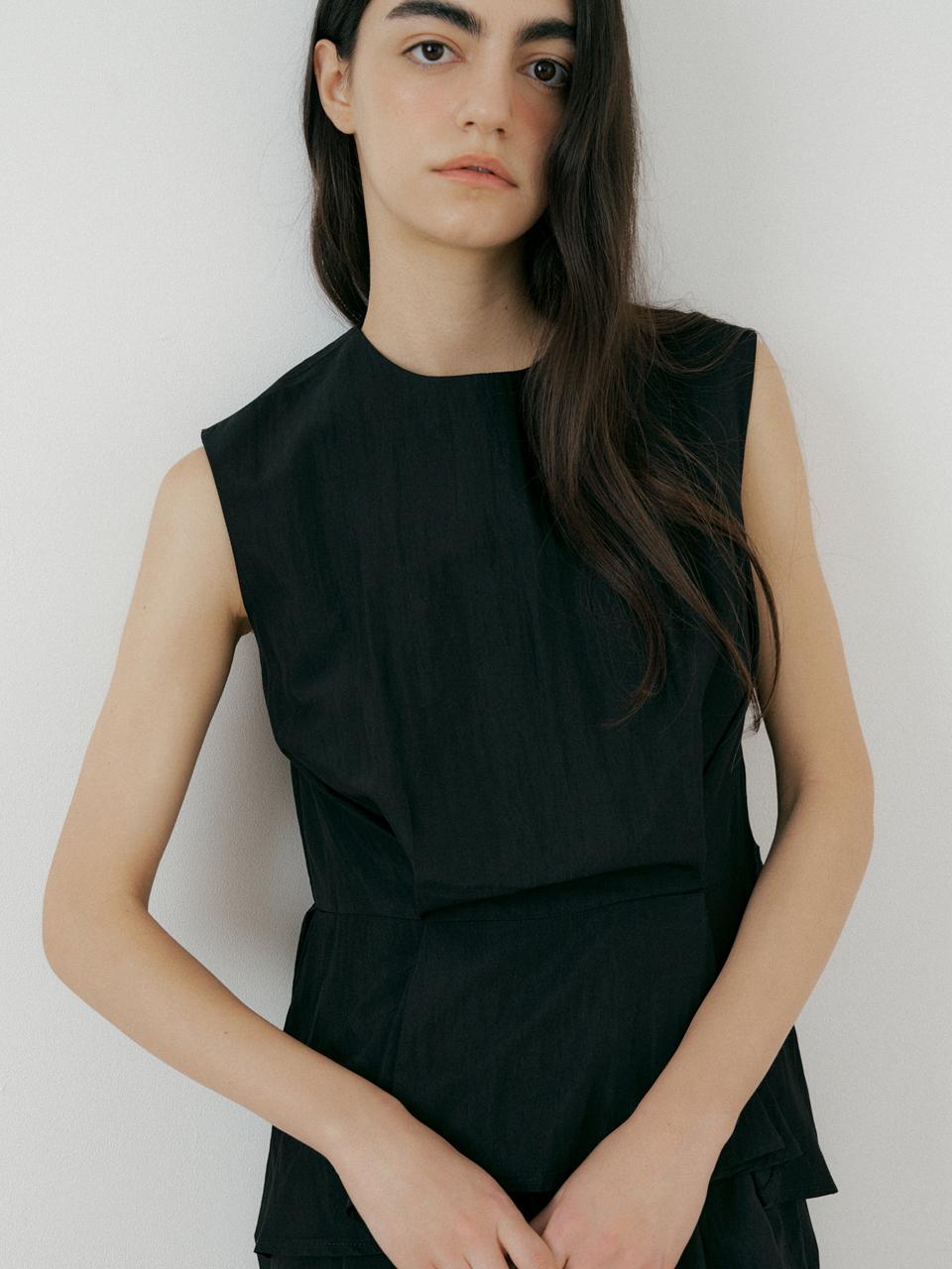 L’oiE Front Back Pintuck Sleeveless Blouse_Black