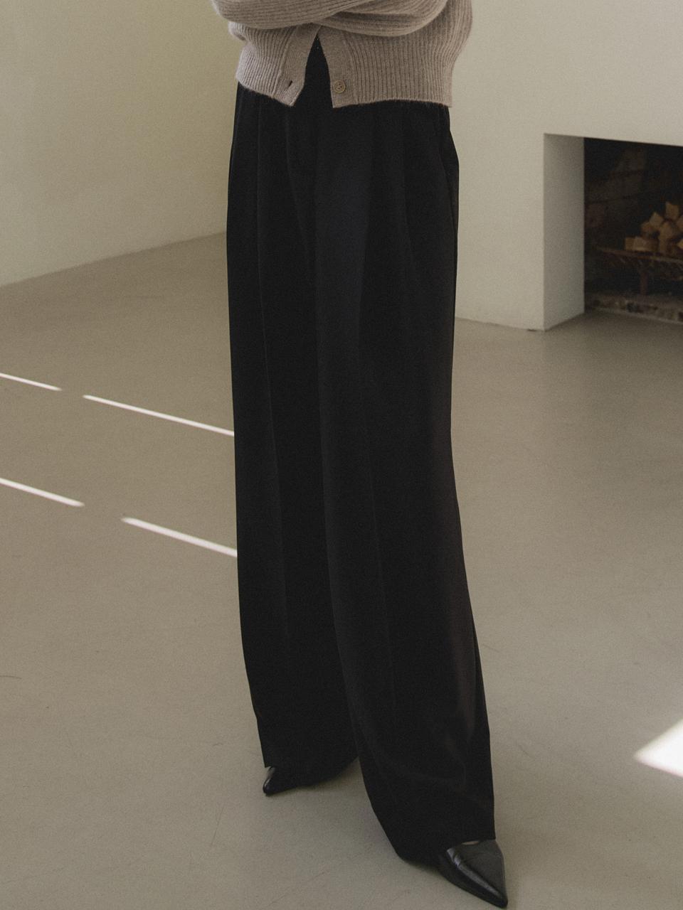 L’oiE Pin Tuck Straight Semi-Wide Pants [Black] (L128)