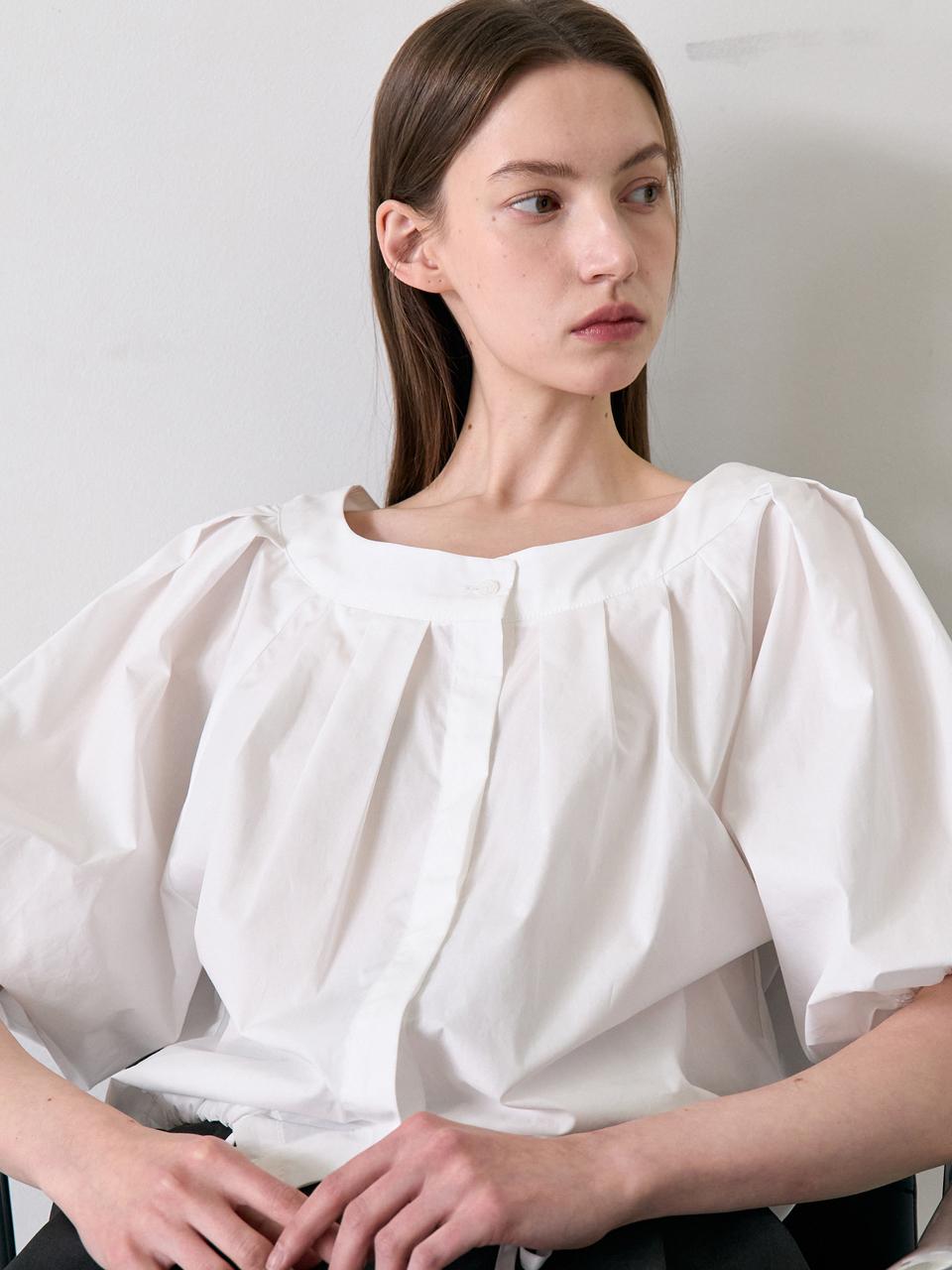 L’oiE Pin Tuck String Sleeve Volume Shirt (White)