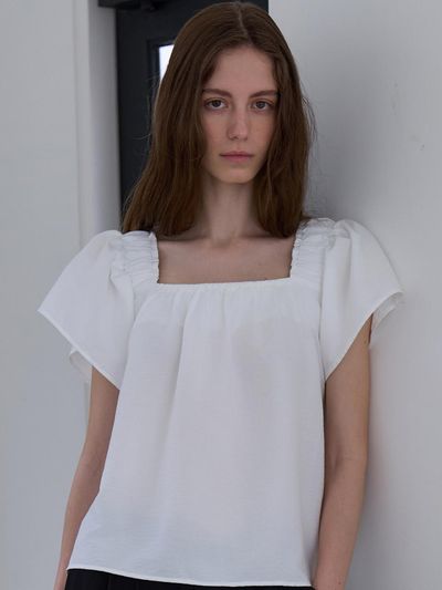 L’oiE Ruffle Shirring Banded Blouse (L210) [White]