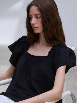 L’oiE Ruffle Shirring Banded Blouse (L211) [Black]