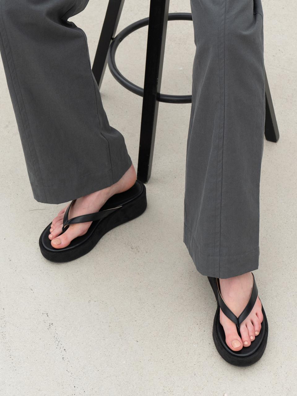 Loiret Lir 551 Flip Flops [3 Color]