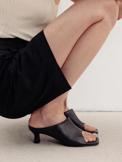 Loiret Lir 568 Heeled Sandals (Black)