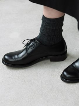 Loiret Minimalist Plain Toe Leather Derby Shoes [Black]