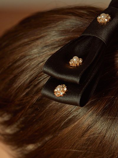 L’OMBRILLANT Adele Fleur Ribbon Hair Clip _ Black