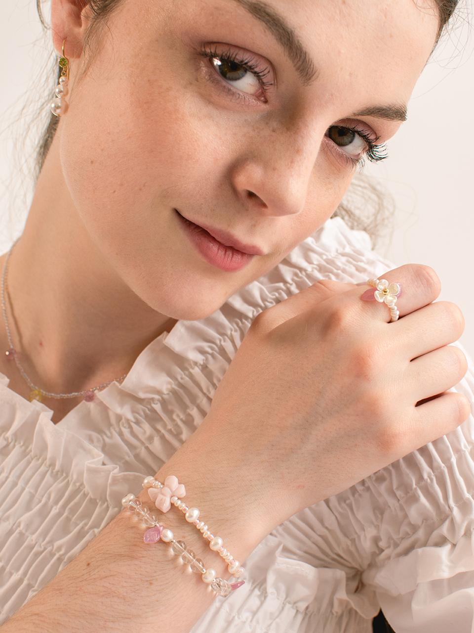 L’OMBRILLANT Delicate Pearl Gemstone Bracelet