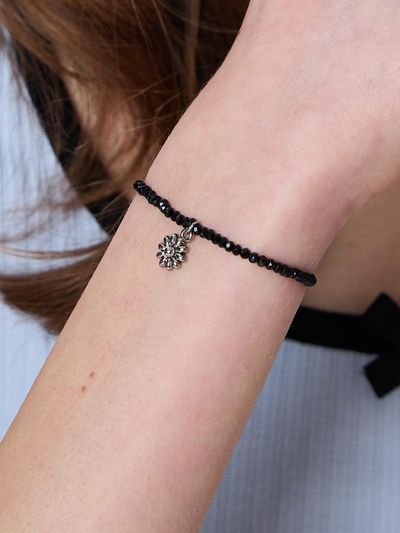 L’OMBRILLANT Fleur Vintage Beaded Bracelet