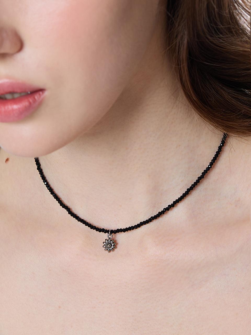L’OMBRILLANT Fleur Vintage Beaded Necklace