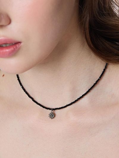 L’OMBRILLANT Fleur Vintage Beaded Necklace