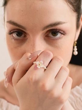 L’OMBRILLANT Freshwater Pearl Adjustable Floral Ring [Pink]