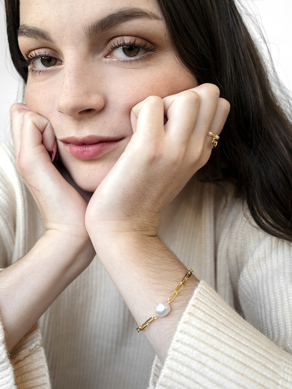 L’OMBRILLANT Freshwater Pearl Toggle Bracelet