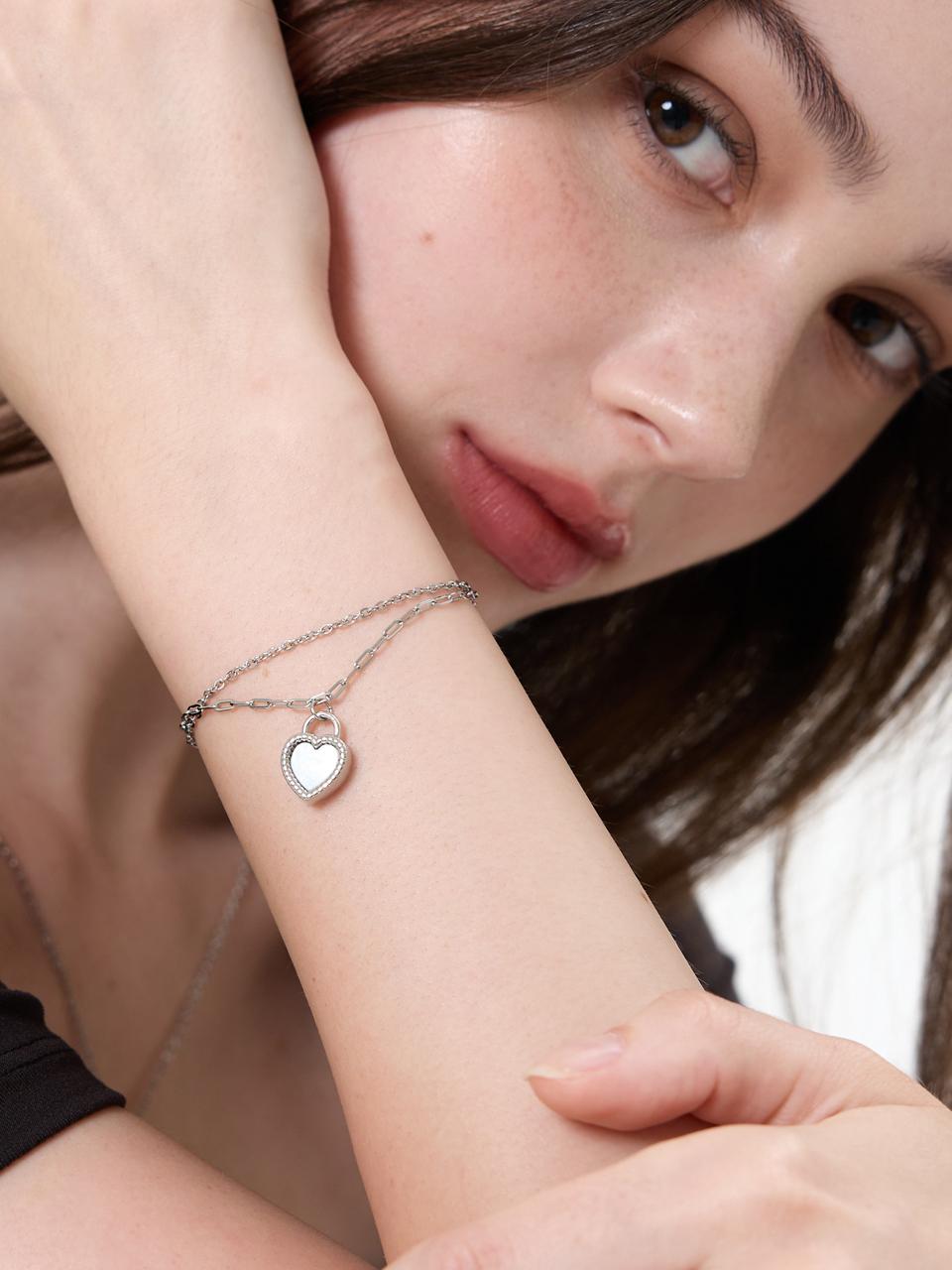L’OMBRILLANT Moon Heart Mother-of-Pearl Vintage Surgical Steel Bracelet