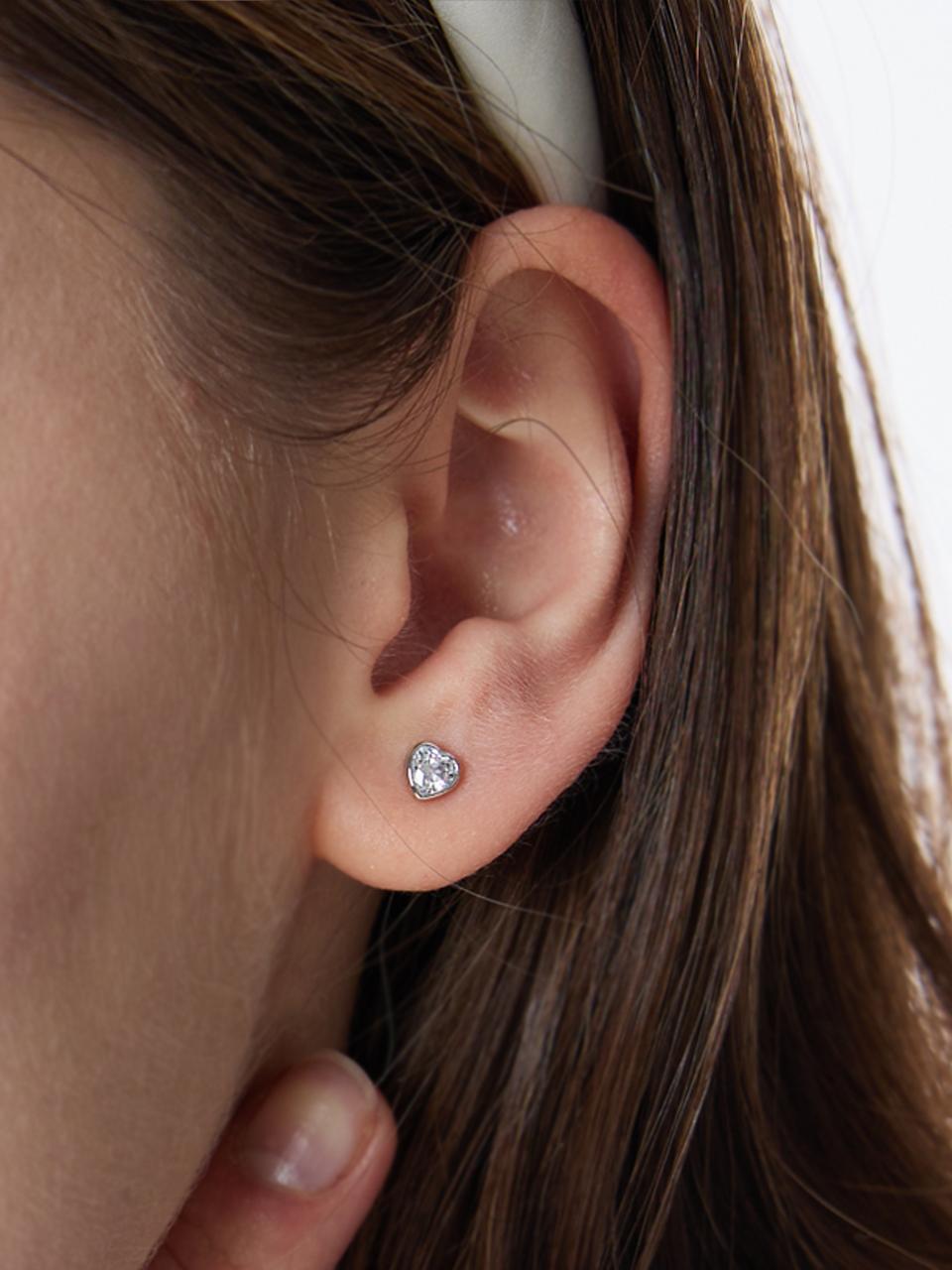 L’OMBRILLANT Petite Heart Cubic Earrings