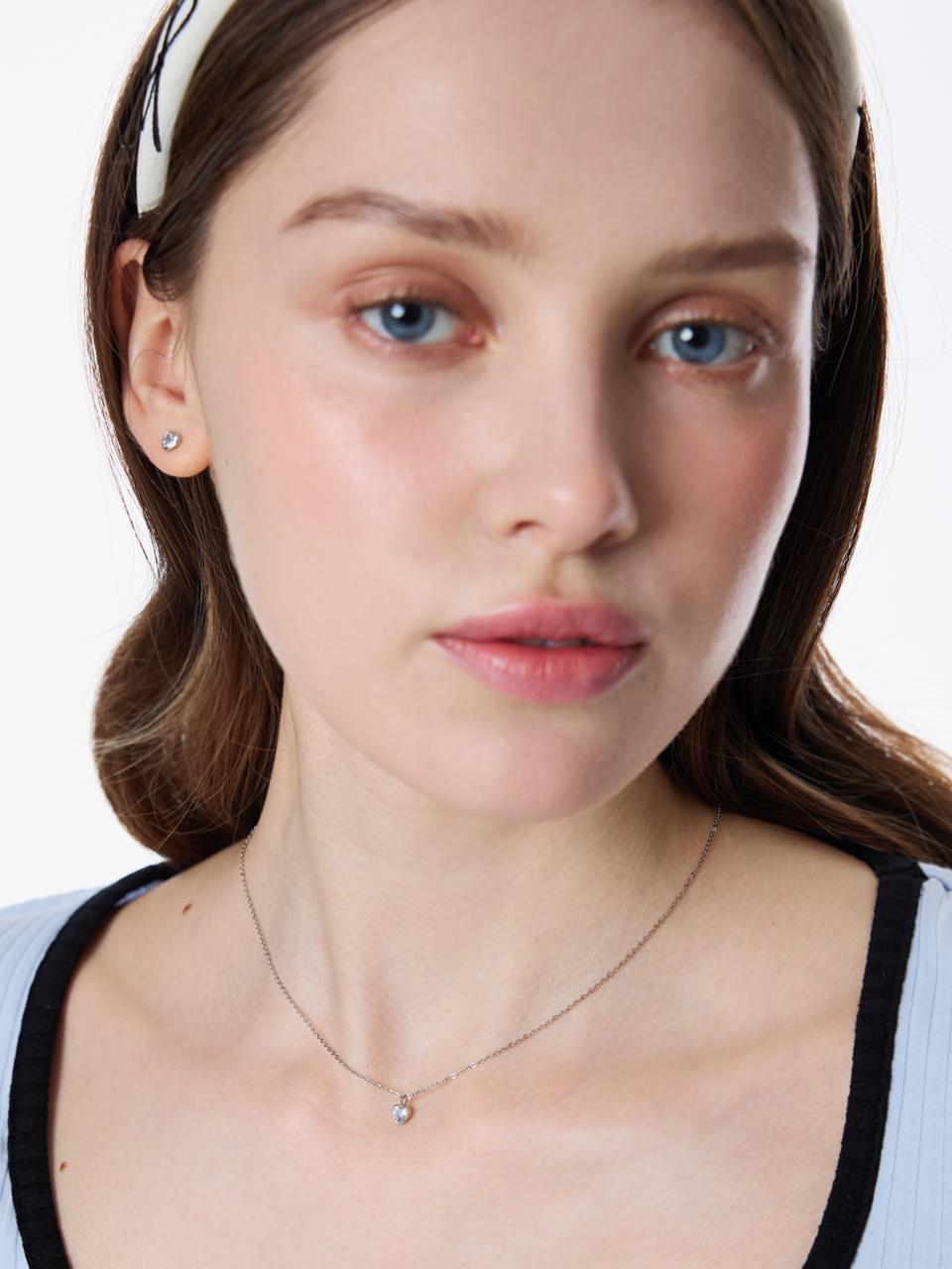 L’OMBRILLANT Petite Heart Cubic Necklace