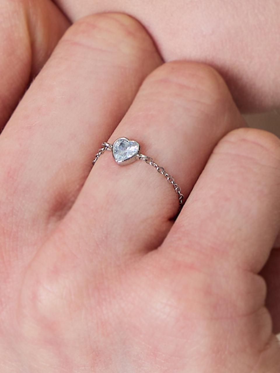 L’OMBRILLANT Petite Heart Cubic Ring