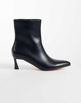 London Rebel London Rebel Claudia kitten heel mid-ankle height boots in black
