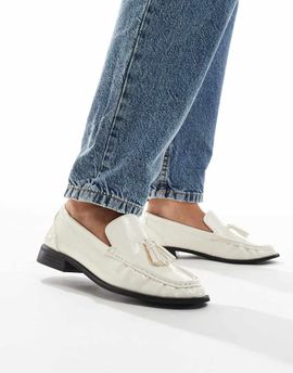 London Rebel London Rebel Sadie ruched detailing tassel loafers in patent ecru-White