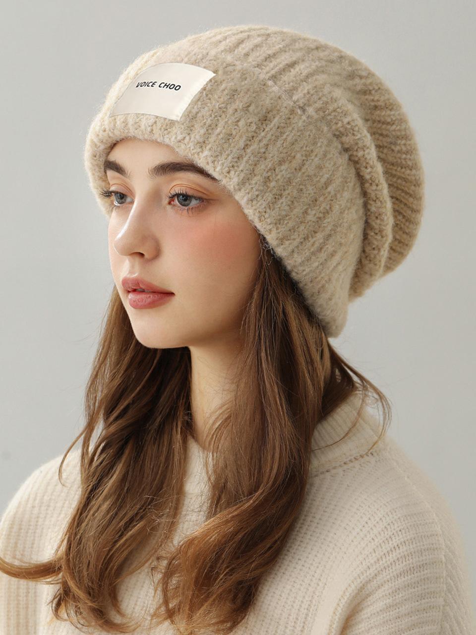 LOOKING4U Voice Chu's signature label, Beanie beige