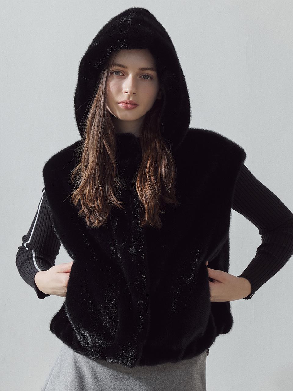 LORDLOAR Faux Fur Hooded Vest Golf [Black] (LDFEF89BK)