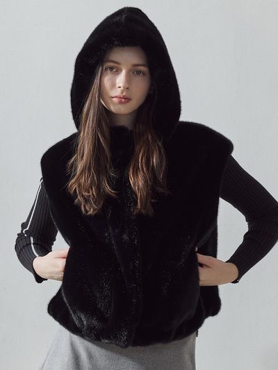 LORDLOAR Faux Fur Hooded Vest Golf [Black] (LDFEF89BK)