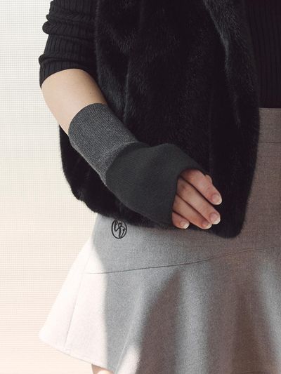 LORDLOAR Knit Color Block Hand Warmers (LDFUV83CH) [CHARCOAL]