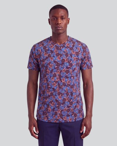 Lords of Harlech Lords of Harlech Stretch Cotton V Neck Tee