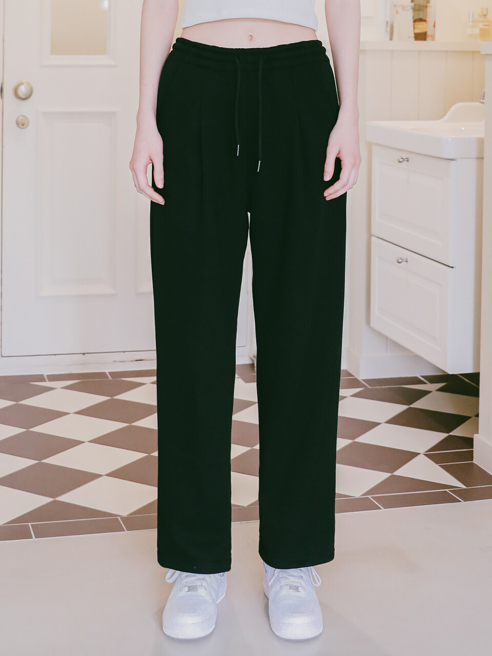 LOSSYROW Wid Pintuck Pants Black