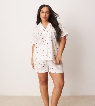 Loungeable Loungeable Curve heart printed textured short sleeve shirt & shorts pajama set in ivory-White