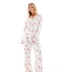 Loungeable Loungeable Petite supersoft jersey cocktails and bows pajama set in cream-White