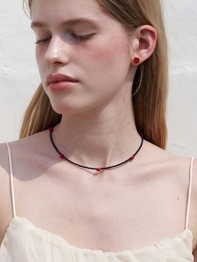 LOVE ME MONSTER 5 Flower Spinel Choker (2 Colors)