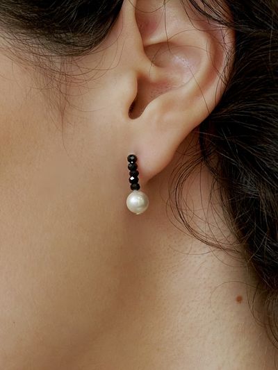 LOVE ME MONSTER Black Spinel Pearl Earrings