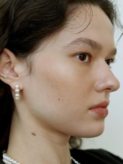 LOVE ME MONSTER Classic Natural Pearl Earrings
