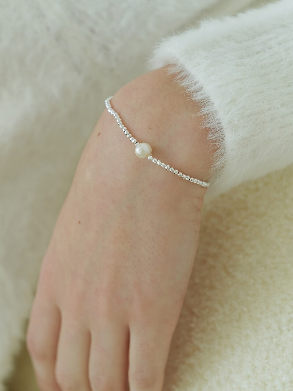 LOVE ME MONSTER Hematite 1 Pearl Bracelet