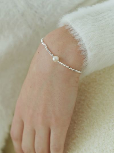 LOVE ME MONSTER Hematite 1 Pearl Bracelet