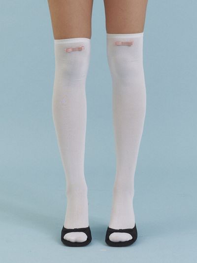 LOVE ME MONSTER Love Ribbon Over Knee Socks_White