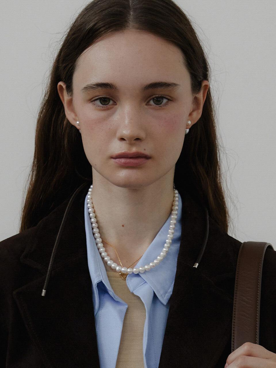 LOVE ME MONSTER Natural Pearl Leather Ribbon Necklace (L243MNK020)