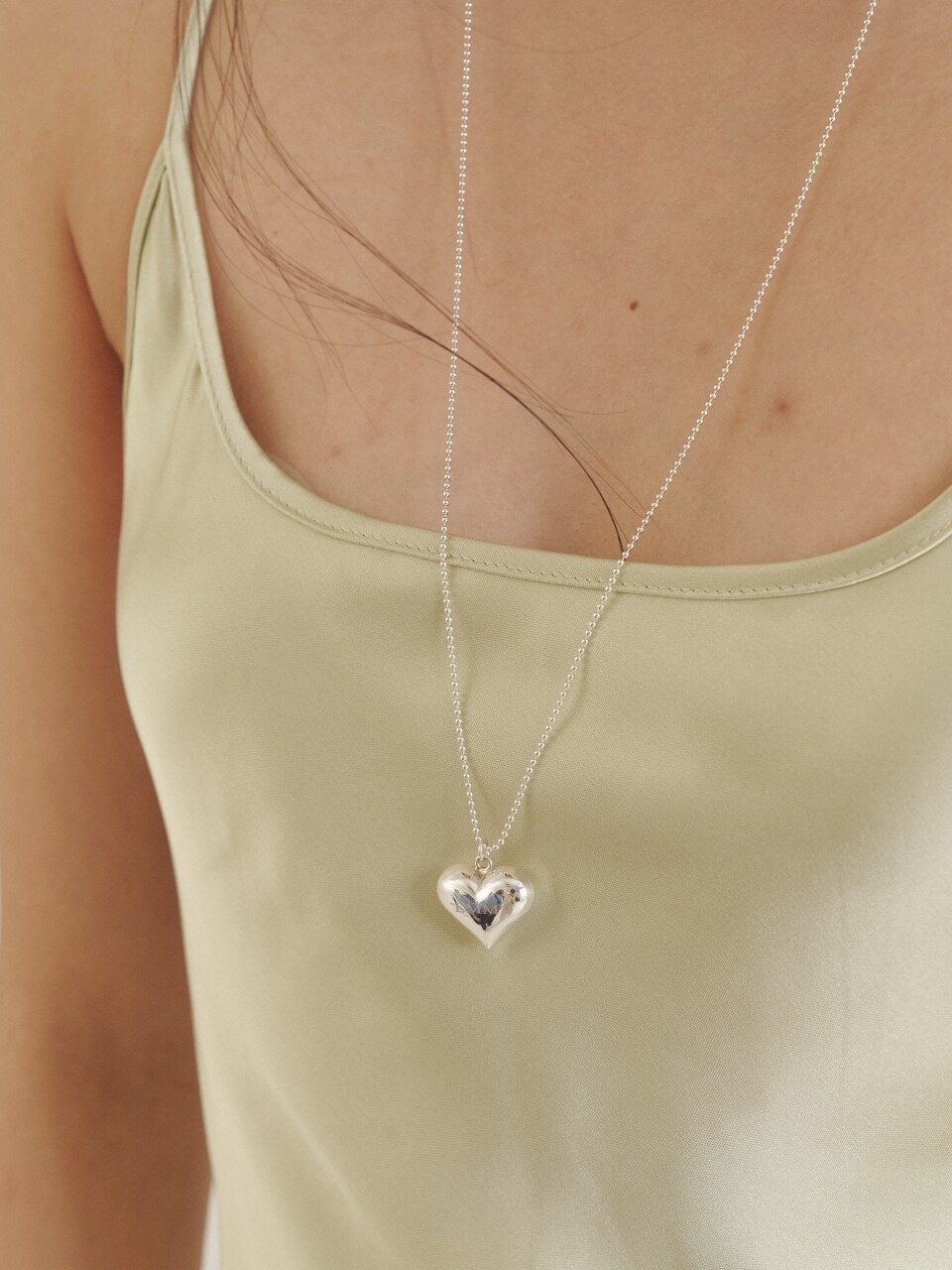 LOVE ME MONSTER Plump L Heart Necklace_Silver