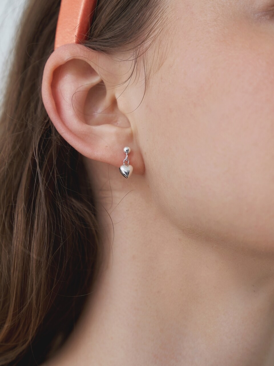LOVE ME MONSTER [Silver] Ball Heart Earrings